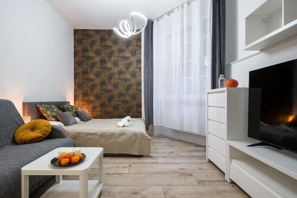 Charming Apartment In Calm And Central Area Краков Экстерьер фото
