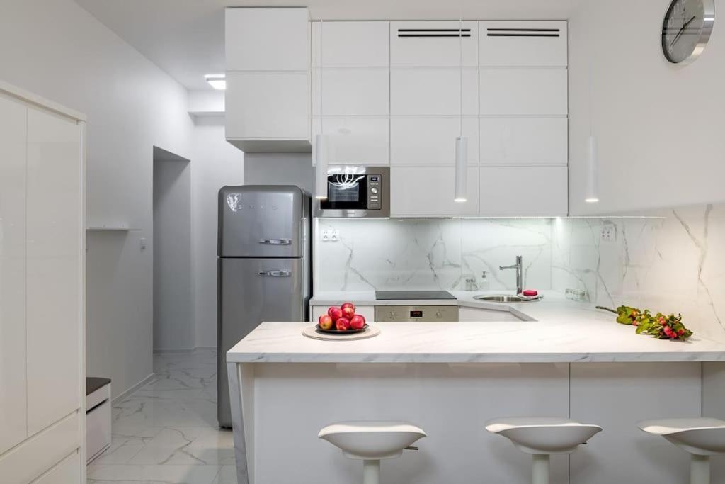 Charming Apartment In Calm And Central Area Краков Экстерьер фото
