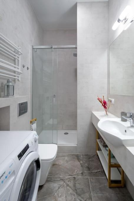 Charming Apartment In Calm And Central Area Краков Экстерьер фото