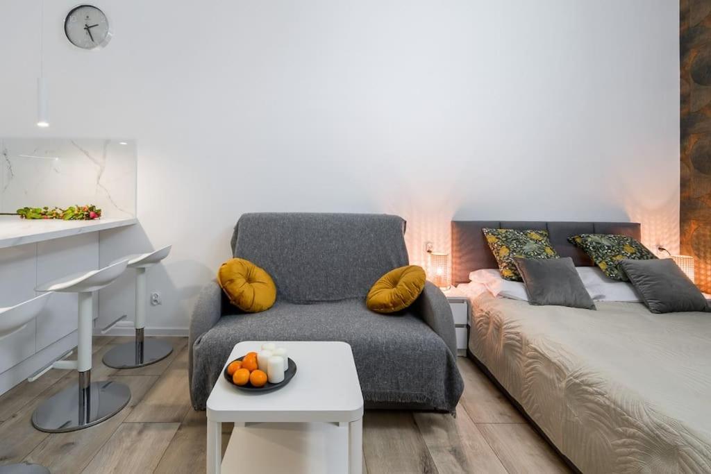 Charming Apartment In Calm And Central Area Краков Экстерьер фото