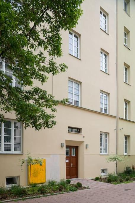 Charming Apartment In Calm And Central Area Краков Экстерьер фото